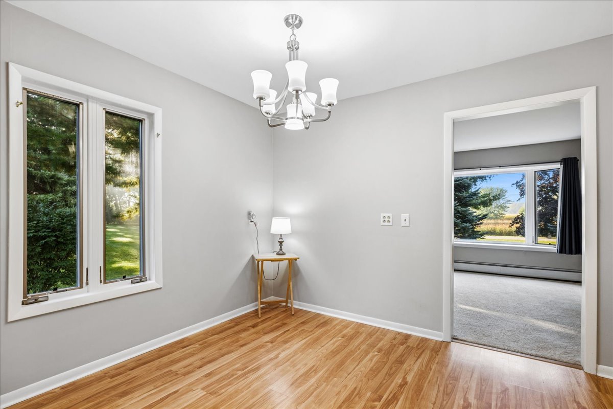 8014 West Hillside Road Crystal Lake, IL 60012 - Photo 11 of 32 Gallery Image 11