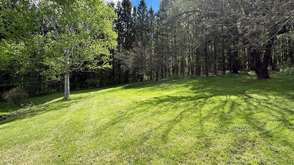 81 Clinton Road Sterling, MA 01564 - Photo 5 of 17