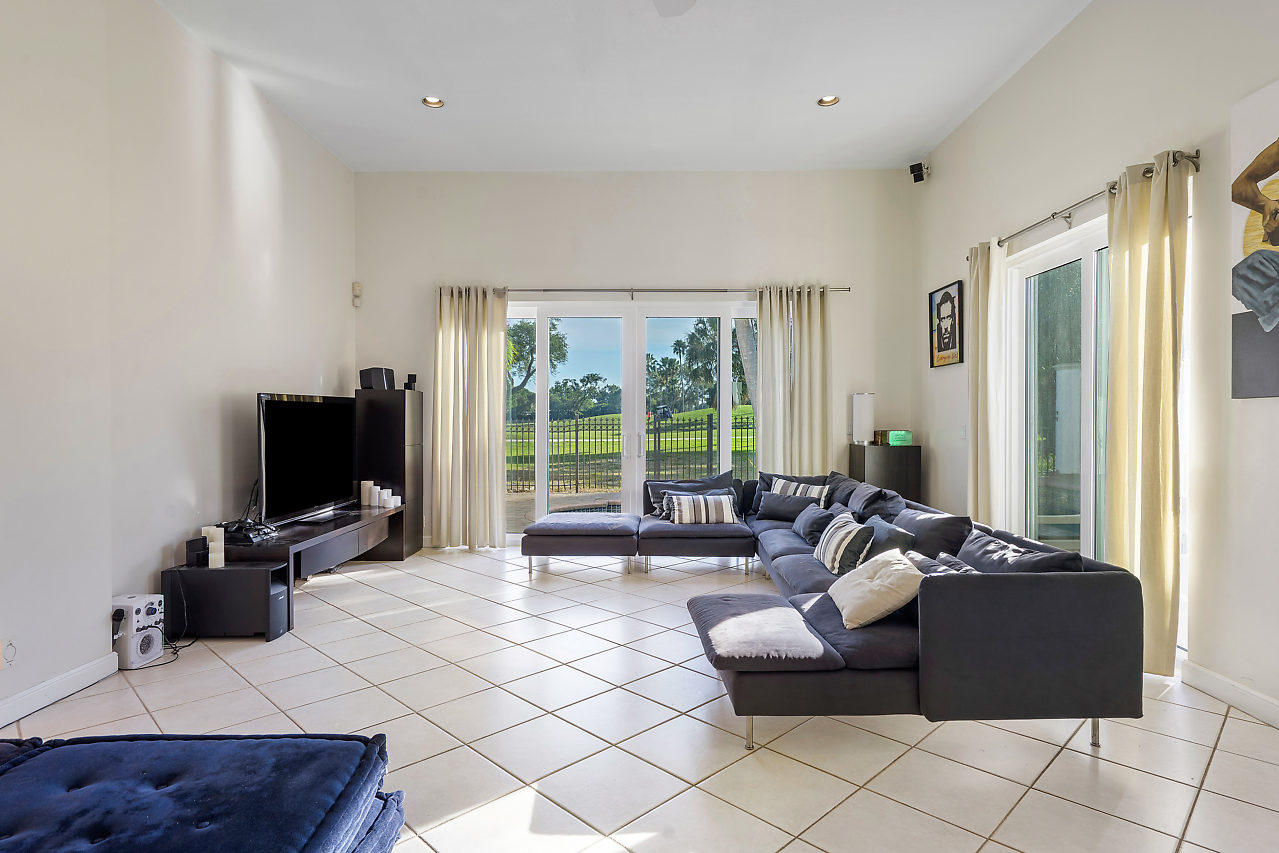 310 East Royal Palm Road Boca Raton, FL 33432 - Photo 5 of 31 310 E Royal Palm Road Boca Raton FL 3343