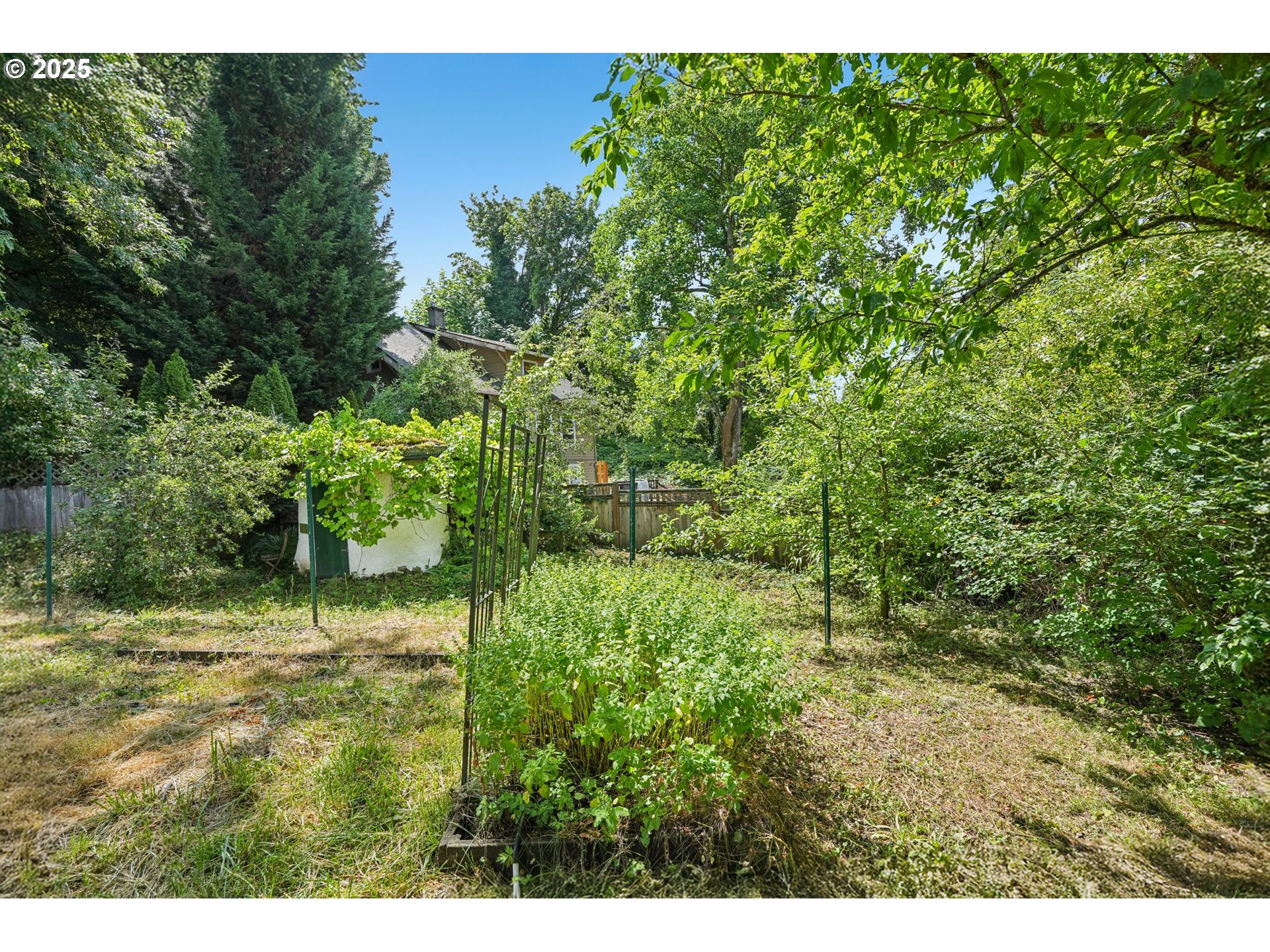 9281 Southwest Boones Ferry Road Portland, OR 97219 - Photo 21 of 27 a view of a yard
