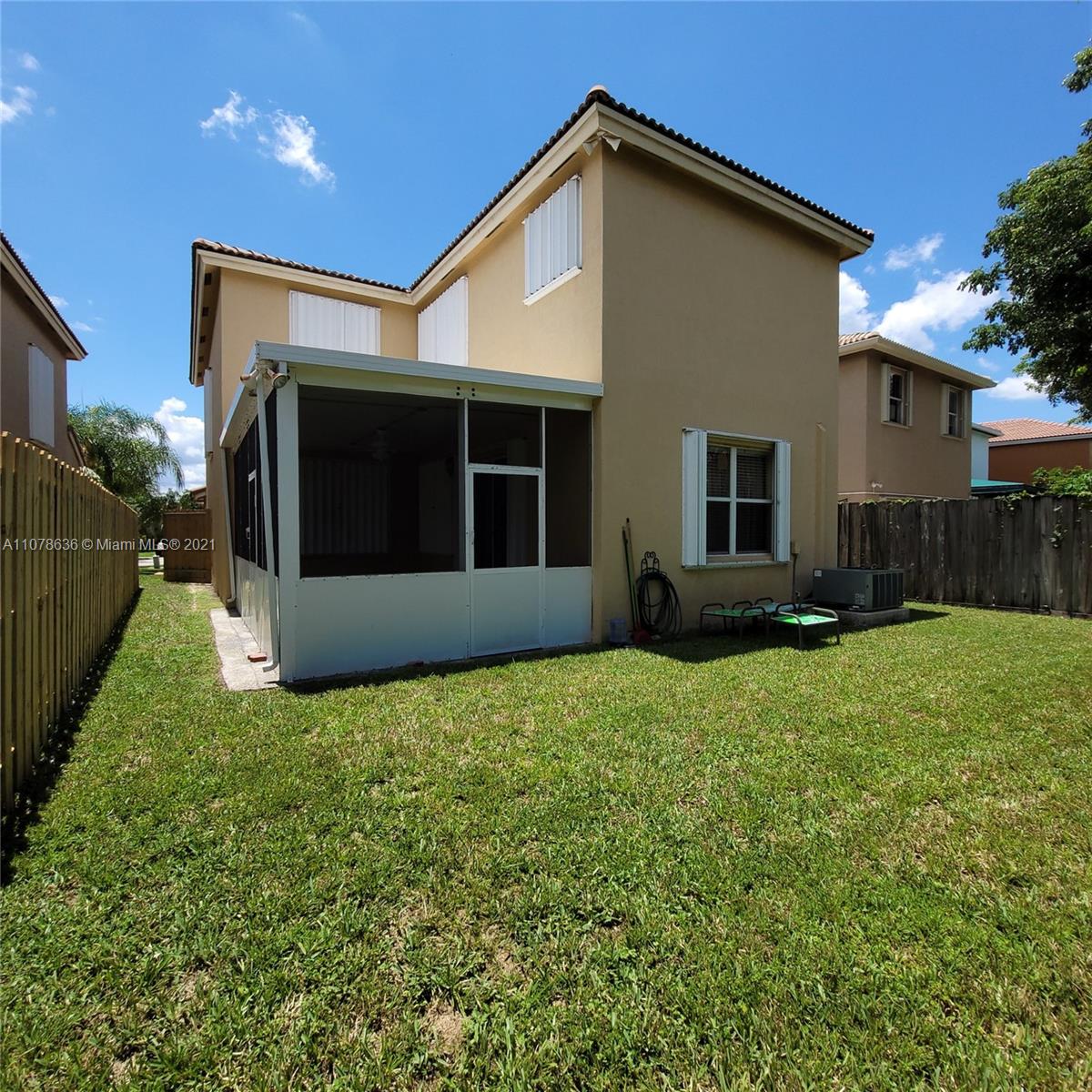 Keys Gate Homestead, FL 33035 - Photo 25 of 26 a view of house with yard