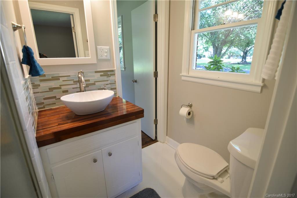 7018 Ridge Lane Road Charlotte, NC 28262 - Photo 13 of 21 Gallery Image 13