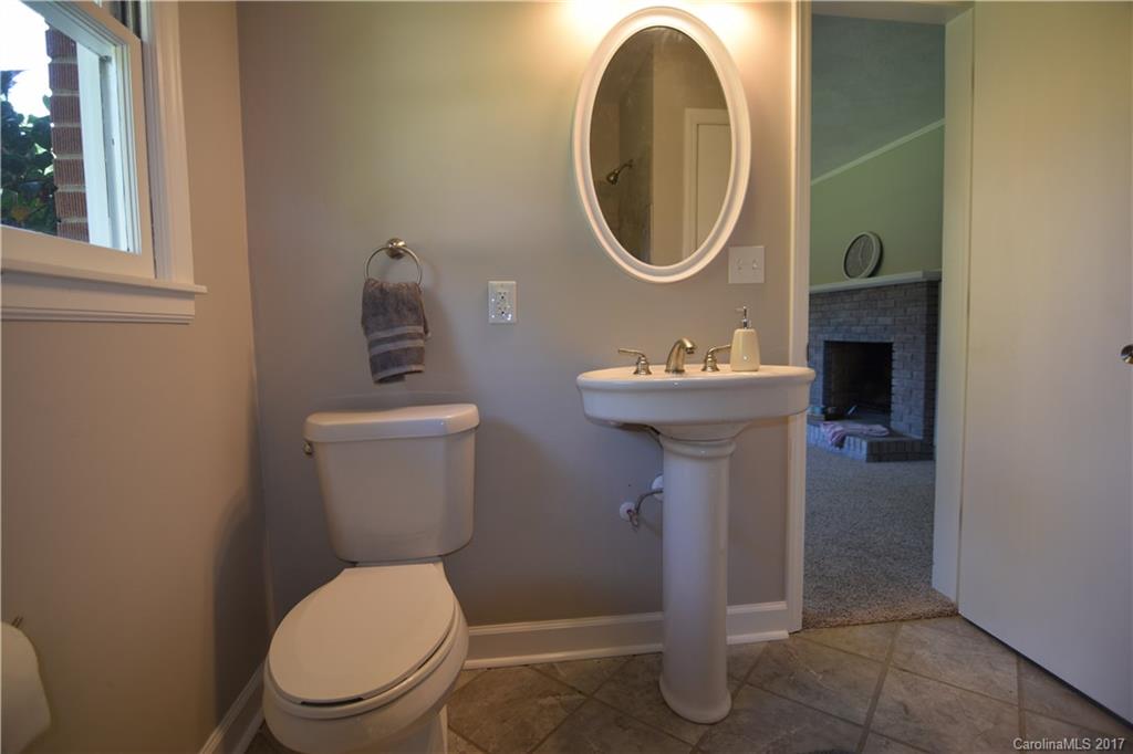 7018 Ridge Lane Road Charlotte, NC 28262 - Photo 17 of 21 Gallery Image 17