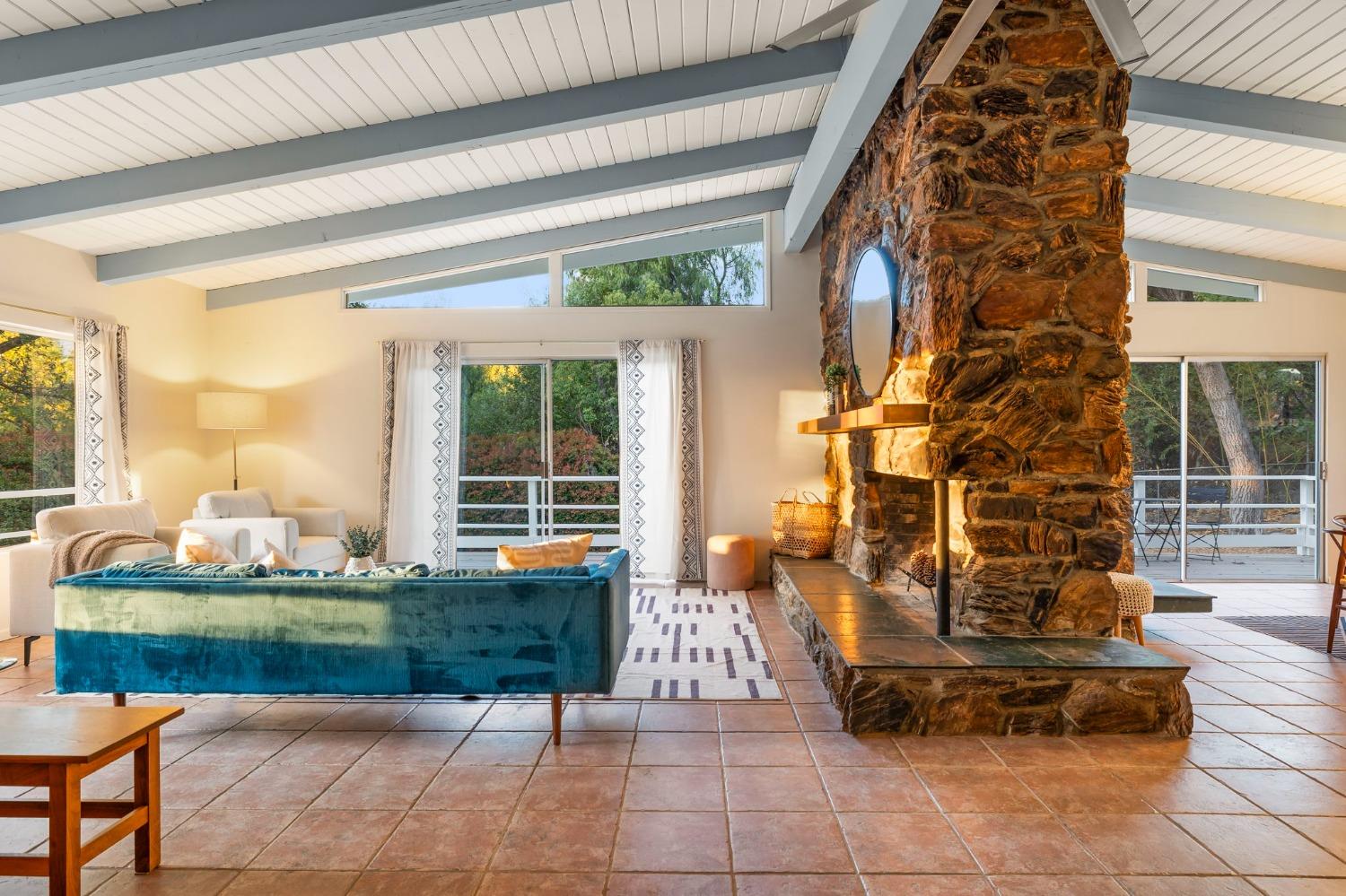 4306 Hendrickson Road Ojai, CA 93023 - Photo 7 of 44