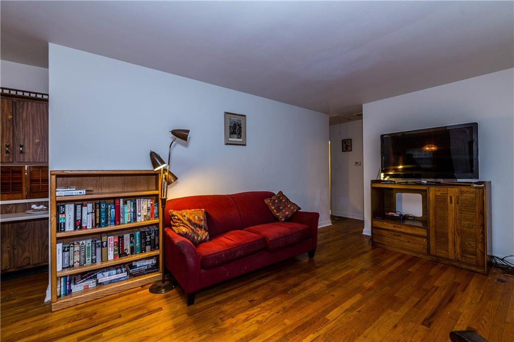 Living Room (alternate view).
