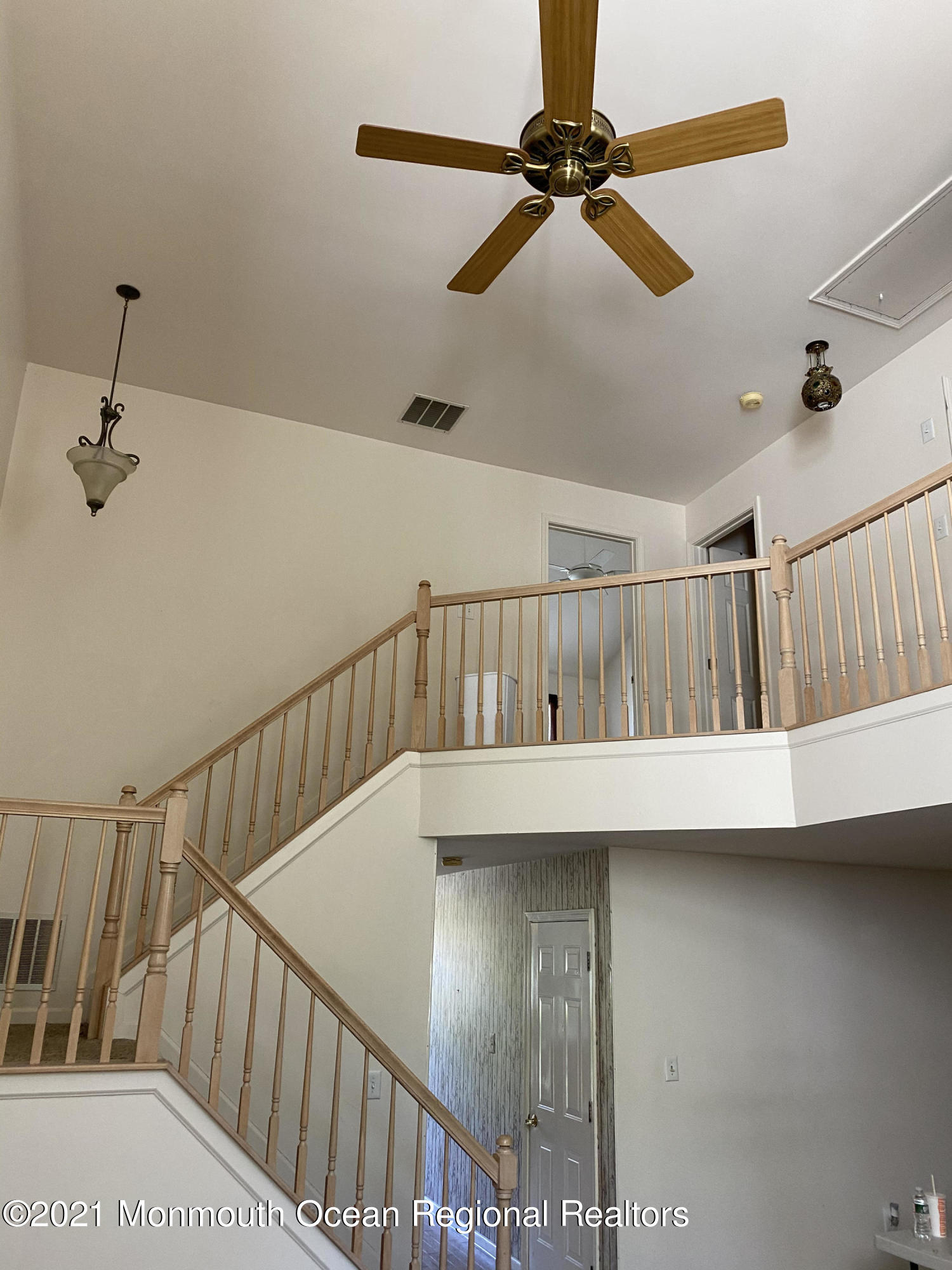 29 Alpine Road Holmdel, NJ 07733 - Photo 3 of 7 792FAFF6-451C-41D0-ABD7-4140873AAF97