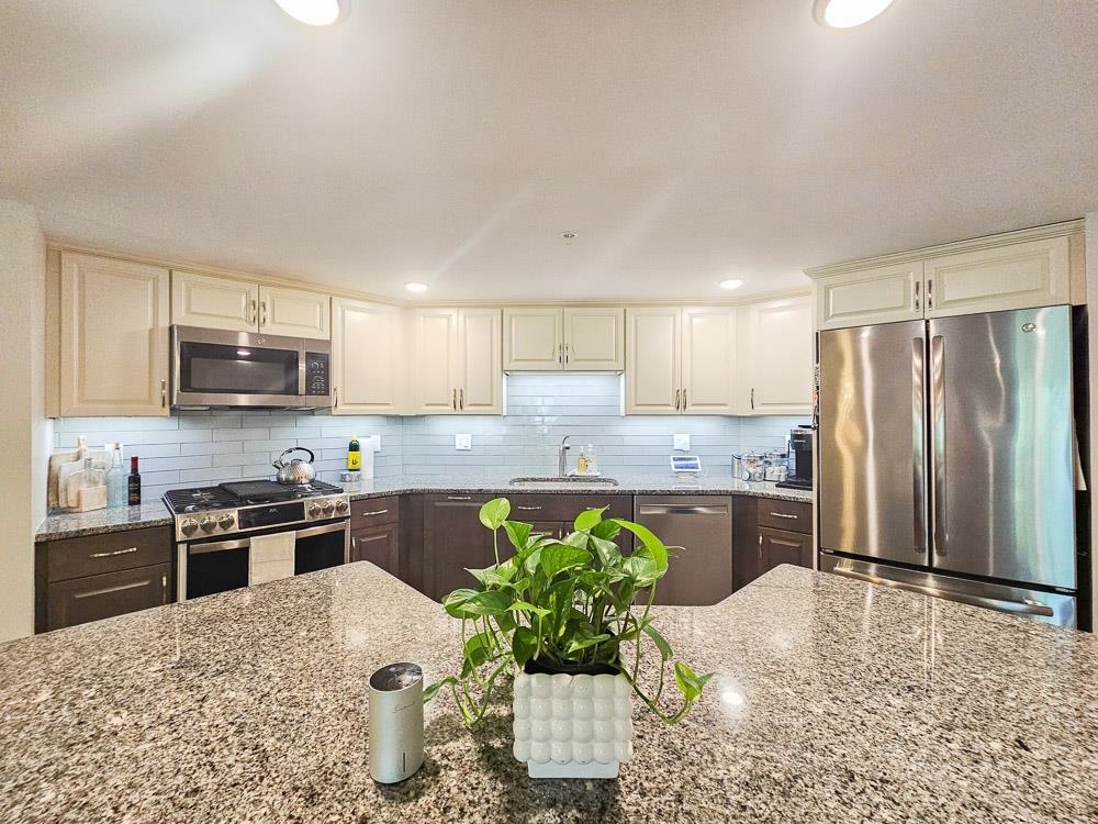 2075 Lafayette Road, Unit 24 Portsmouth, NH 03801 - Photo 20 of 47