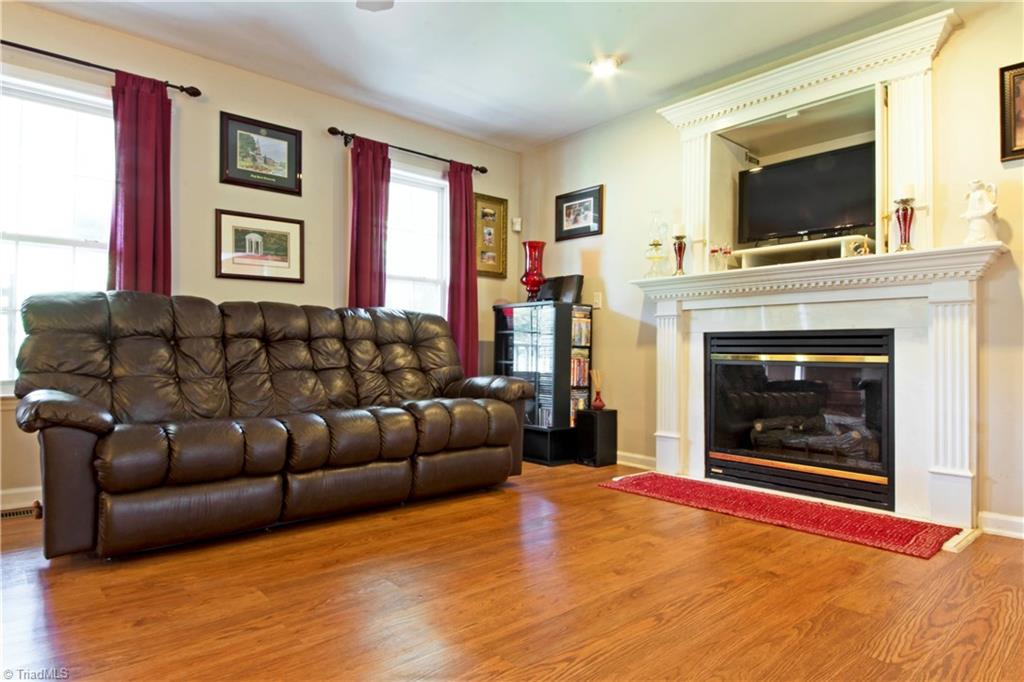 8013 Bartonshire Drive Oak Ridge, NC 27310 - Photo 4 of 23 Gallery Image 4