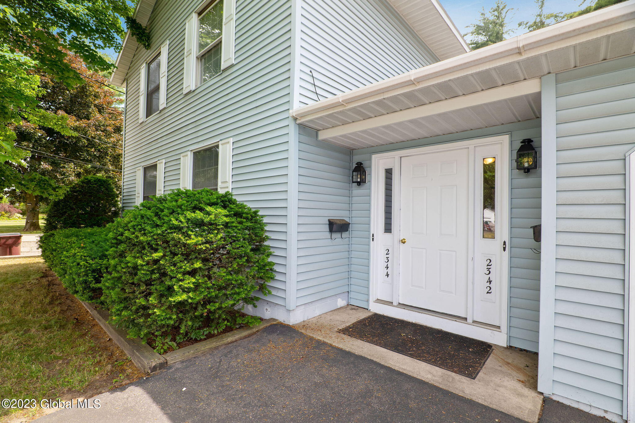 2342-2344 Curry Road Schenectady, NY 12303 - Photo 3 of 48 3-web-or-mls-2342CurryRd-03