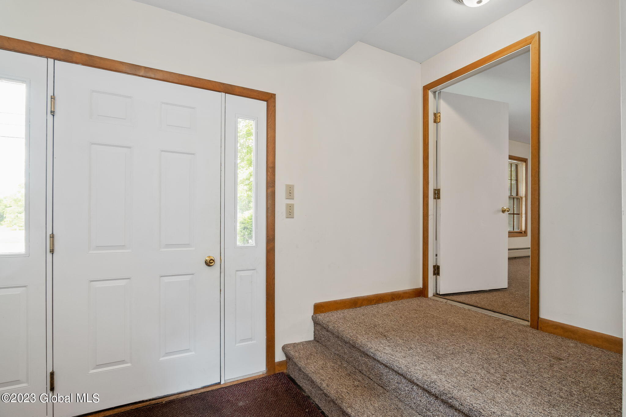 2342-2344 Curry Road Schenectady, NY 12303 - Photo 8 of 48 6-web-or-mls-2342CurryRd-06