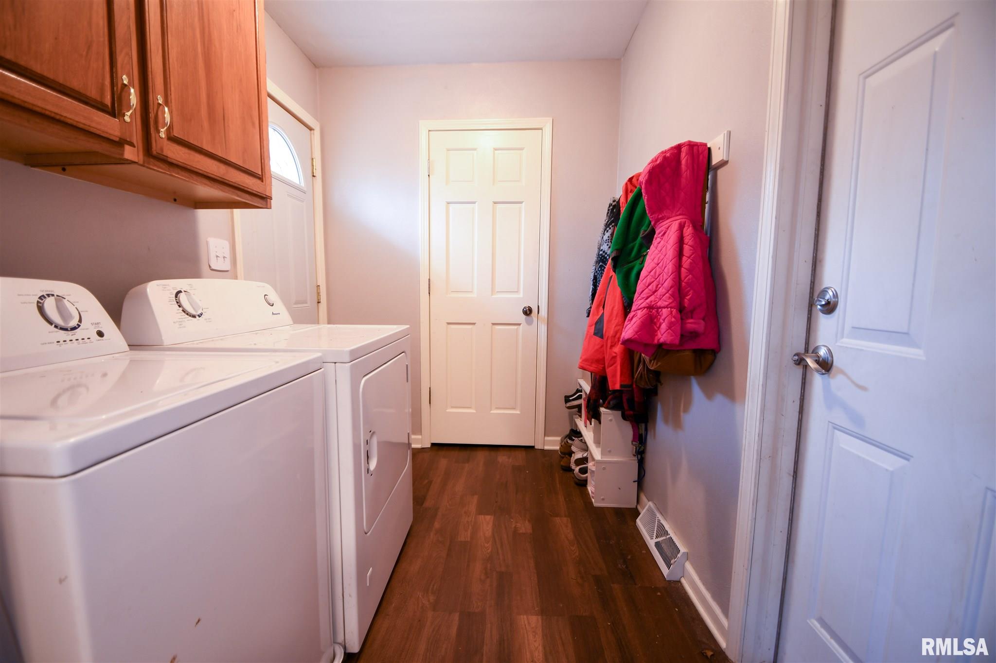 1117 West Ravinwoods Road Peoria, IL 61615 - Photo 17 of 39 Gallery Image 17