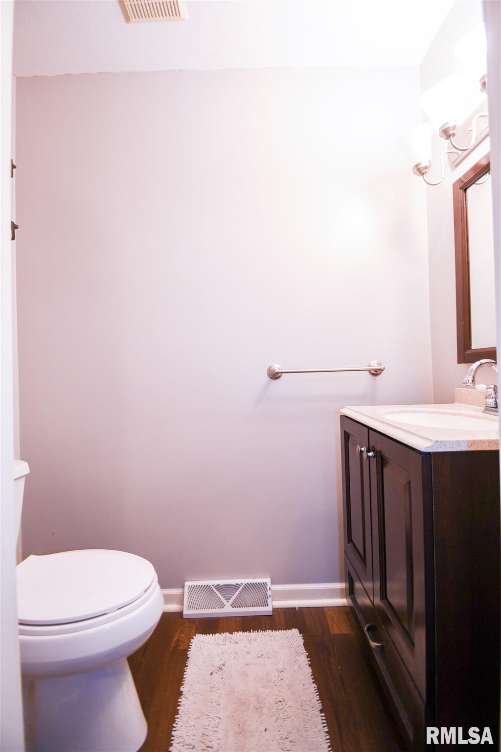 1117 West Ravinwoods Road Peoria, IL 61615 - Photo 18 of 39 Gallery Image 18