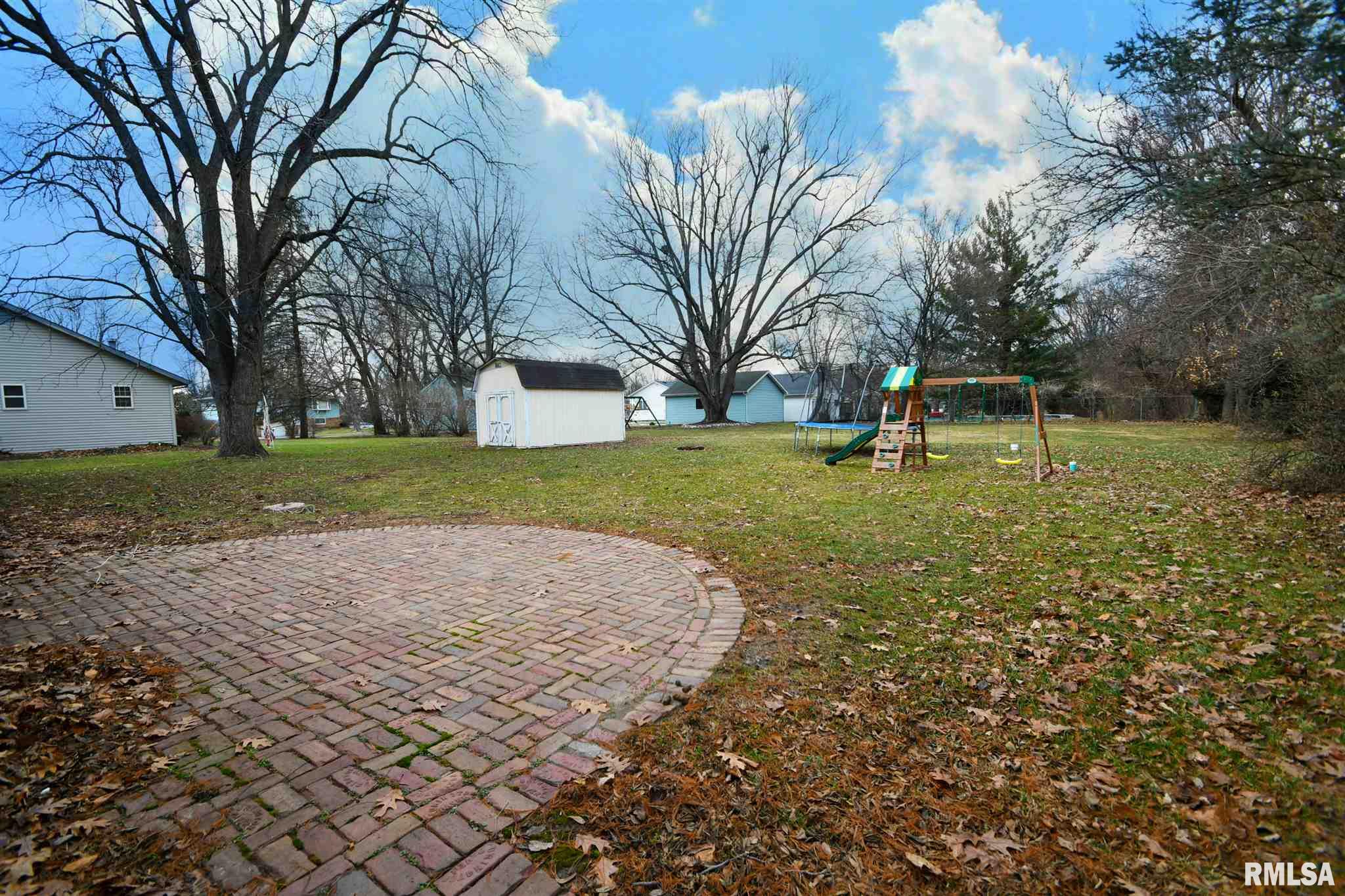 1117 West Ravinwoods Road Peoria, IL 61615 - Photo 36 of 39 Gallery Image 36
