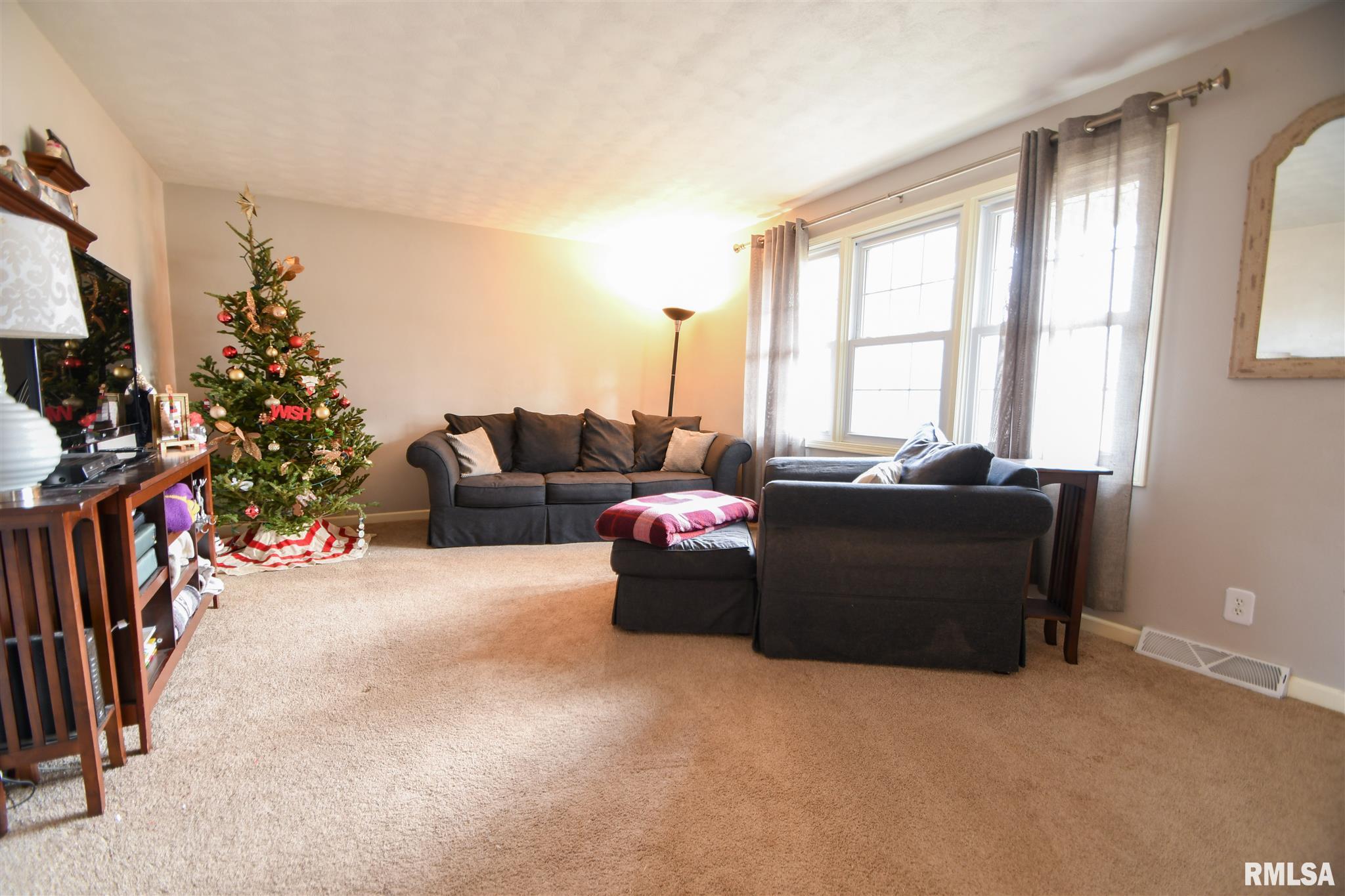1117 West Ravinwoods Road Peoria, IL 61615 - Photo 8 of 39 Gallery Image 8