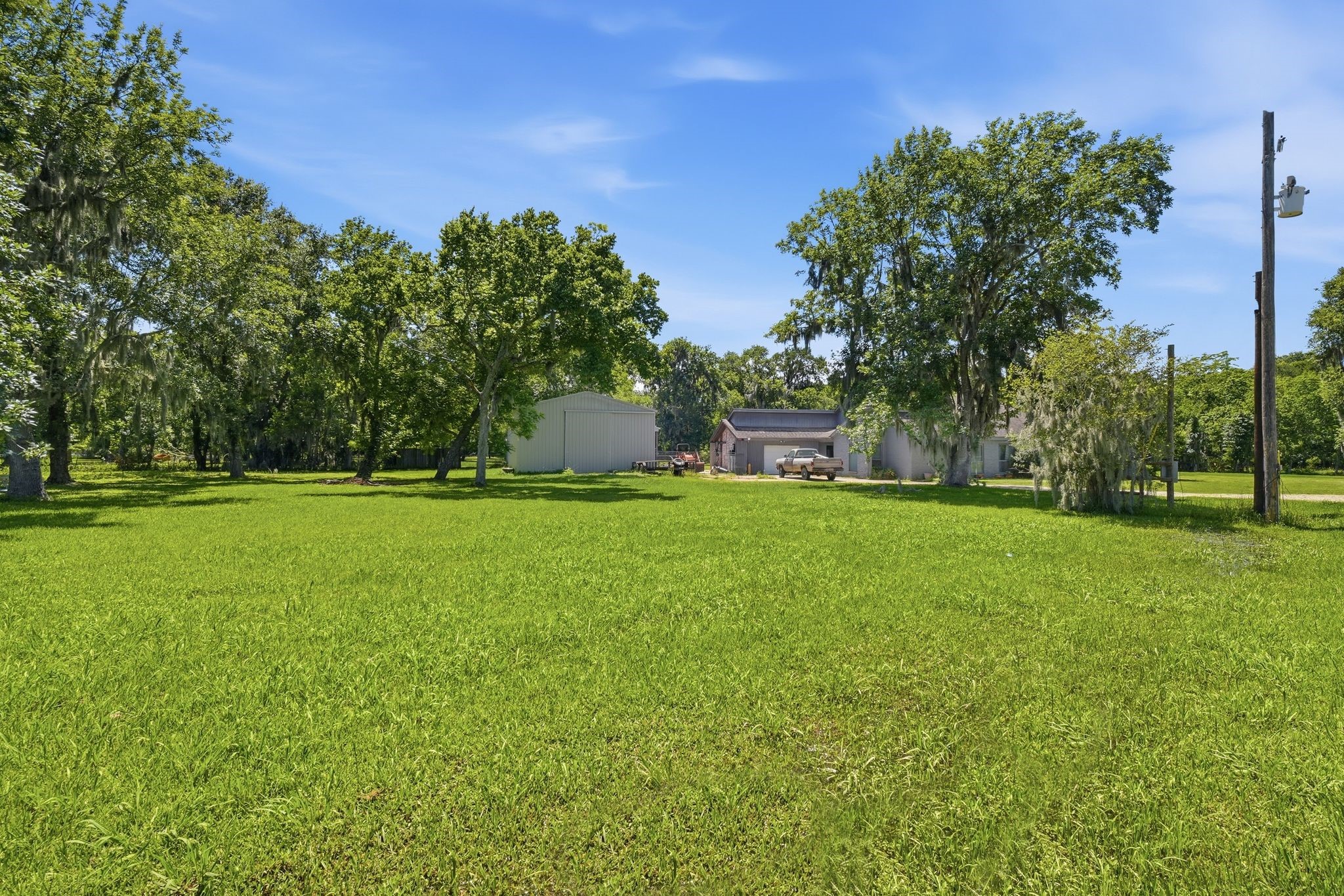 151 Tweedy Lane Sweeny, TX 77480 - Photo 5 of 50