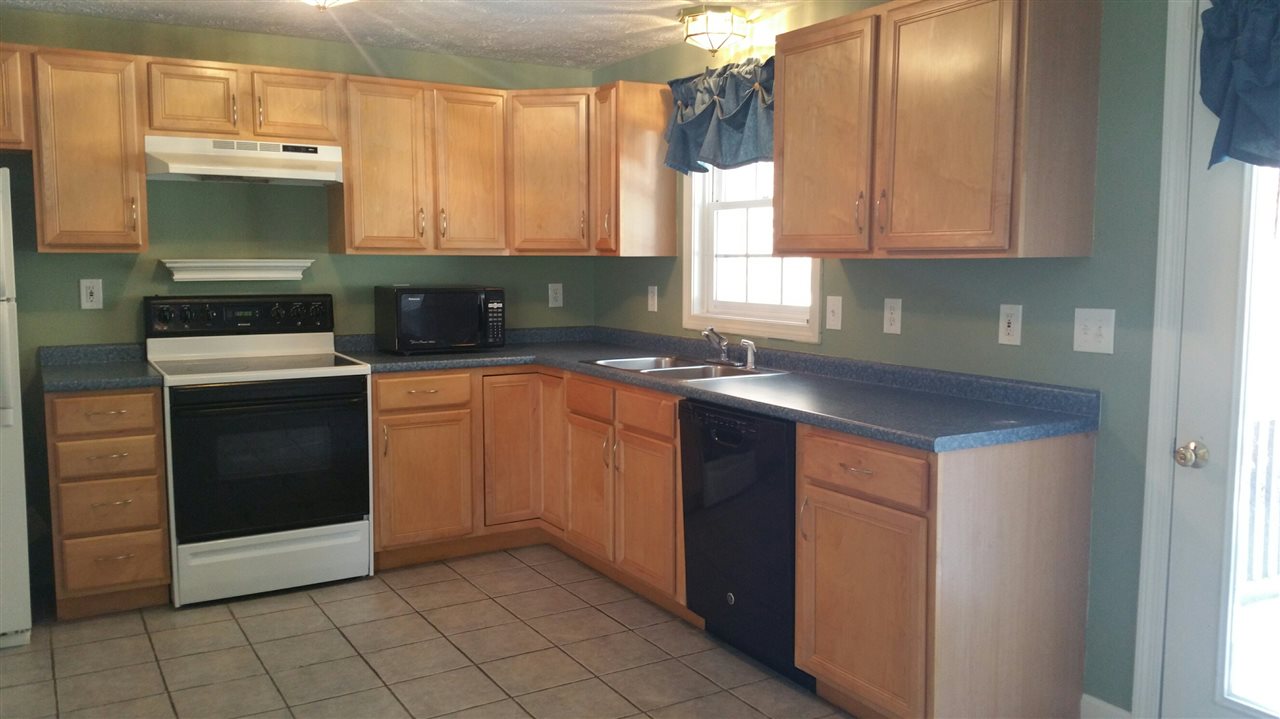 33 A Dale Road Hooksett, NH 03106 - Photo 2 of 16