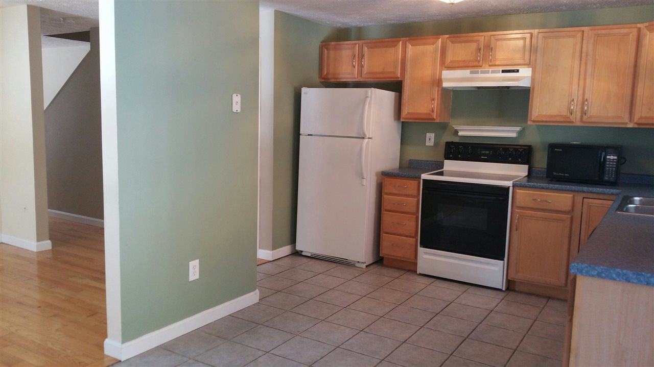 33 A Dale Road Hooksett, NH 03106 - Photo 3 of 16