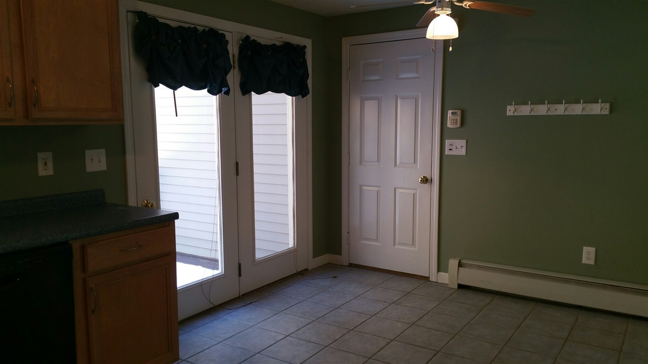 33 A Dale Road Hooksett, NH 03106 - Photo 4 of 16
