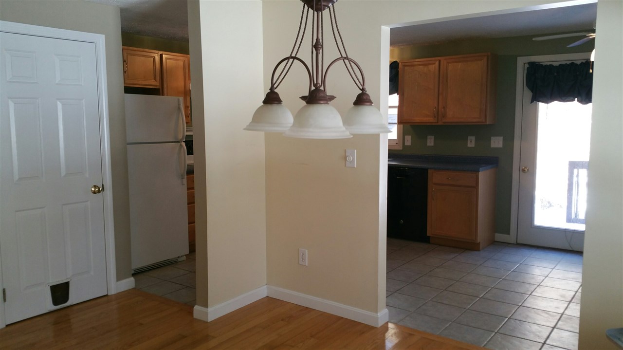 33 A Dale Road Hooksett, NH 03106 - Photo 5 of 16