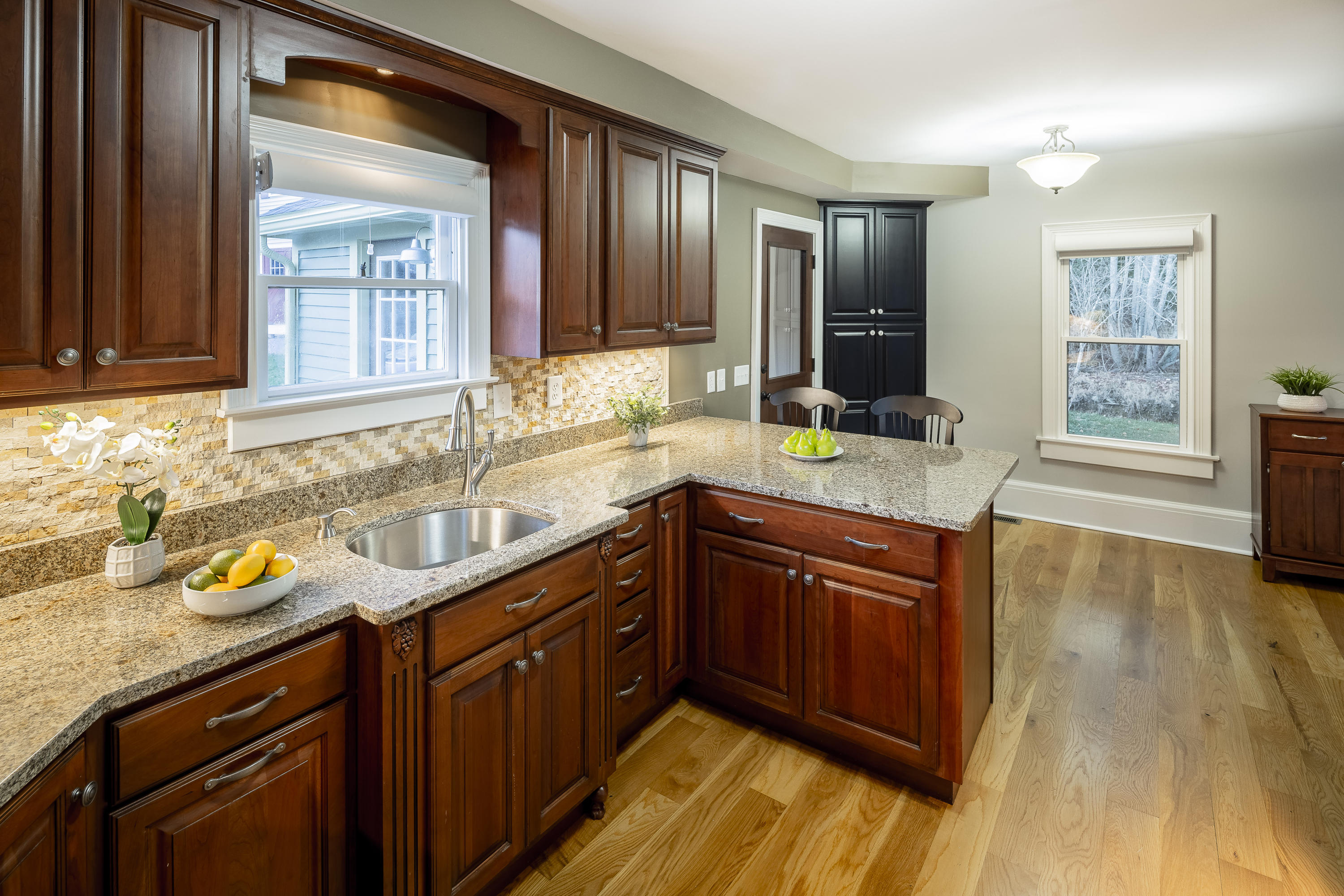 272 River Road Tenants Harbor, ME 04860 - Photo 6 of 26 Kitchen/Dining Area