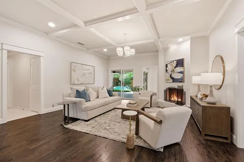$800,000 | 6931 Brentfield Drive, Dallas, TX 75248