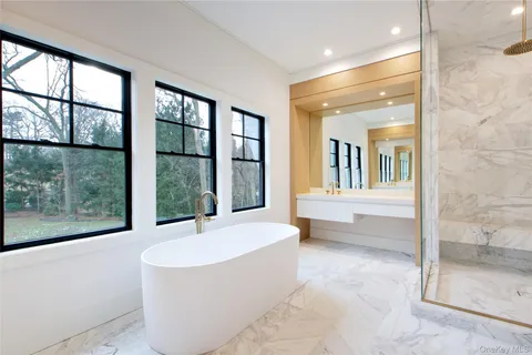 $5,699,000 | 63 Fruitledge Road, Glen Head, NY 11545