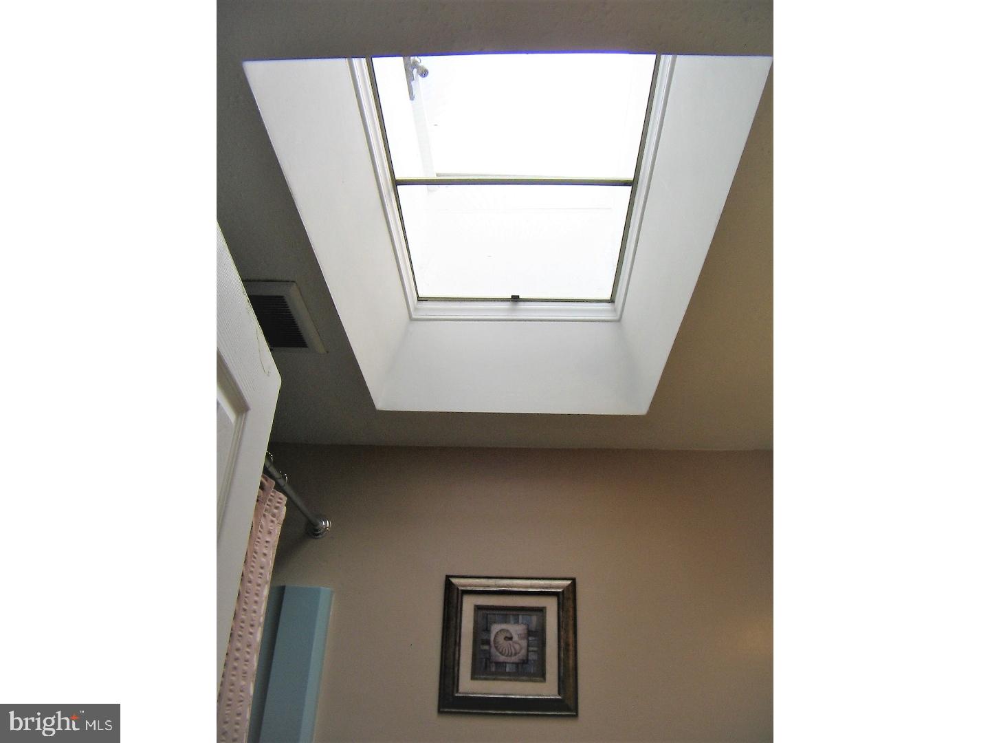 12625 Ramer Road Philadelphia, PA 19154 - Photo 15 of 22 Bathroom