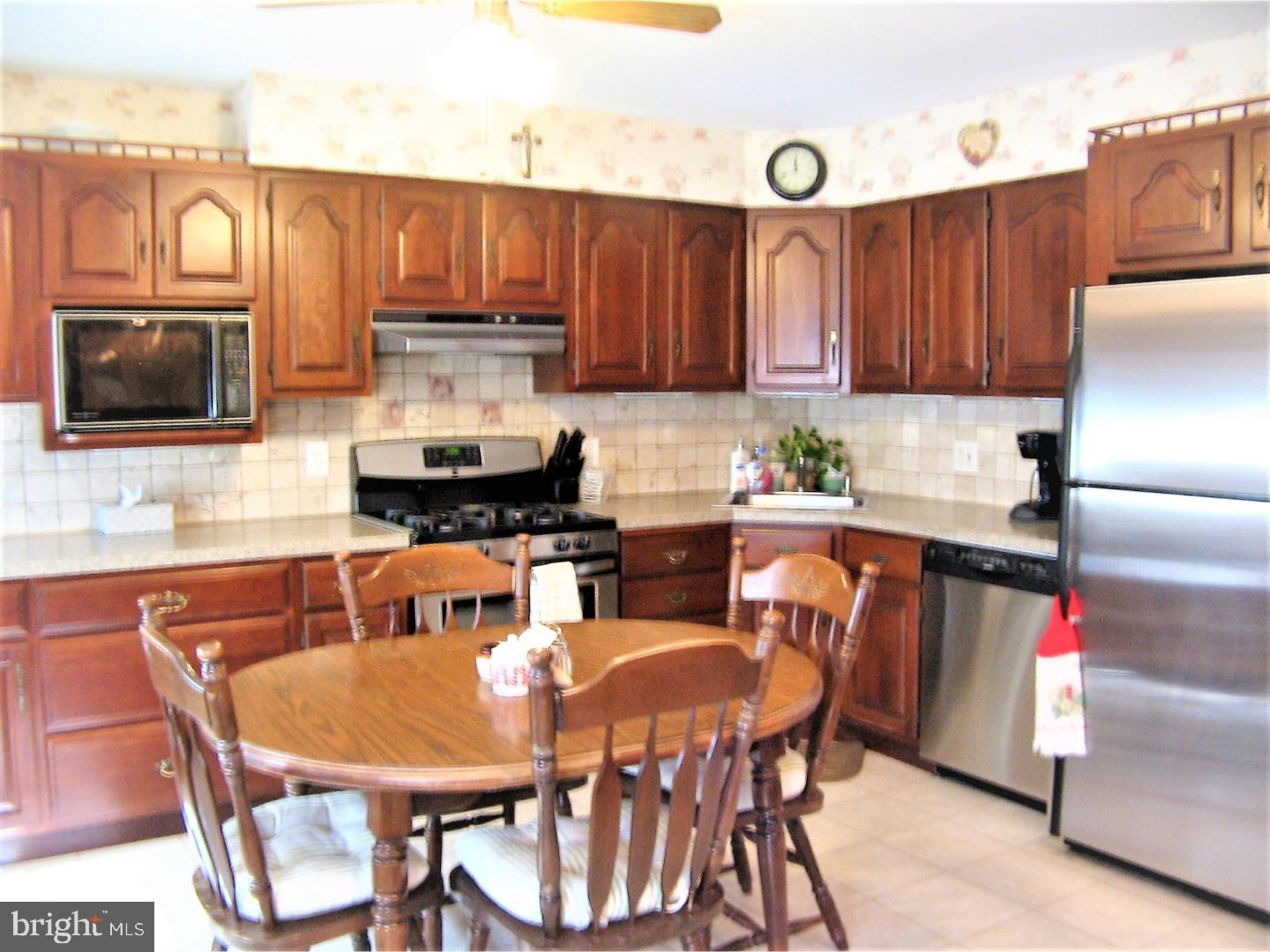 12625 Ramer Road Philadelphia, PA 19154 - Photo 7 of 22 Kitchen