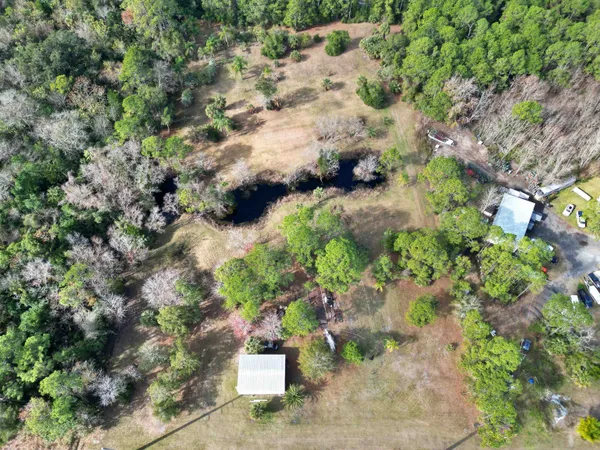 a view of a yard