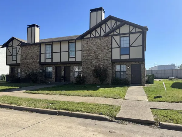 $1,300 | 2802 Wimbledon Court, Unit D, Garland, TX 75041