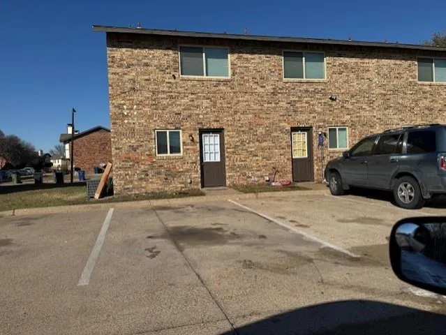 $1,450 | 2802 Wimbledon Court, Unit D, Garland, TX 75041