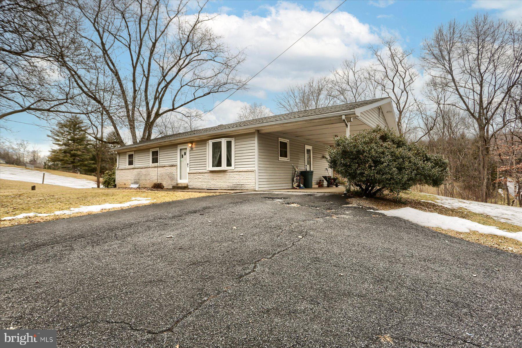 921 Mt Wilson Road Lebanon, PA 17042 - Photo 2 of 27 Gallery Image 2