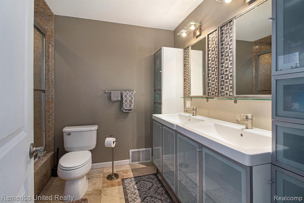 7666 McClements Road Brighton, MI 48114 - Photo 13 of 25