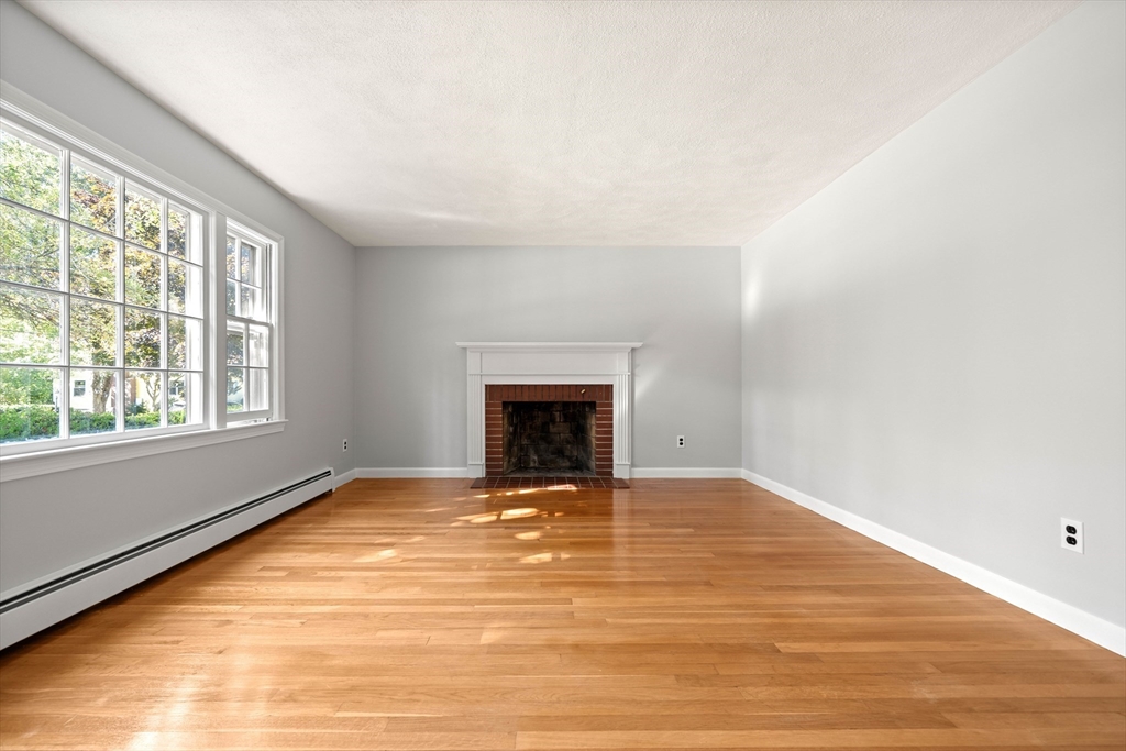 31 Homestead Circle Hamilton, MA 01982 - Photo 10 of 38 Gallery Image 10