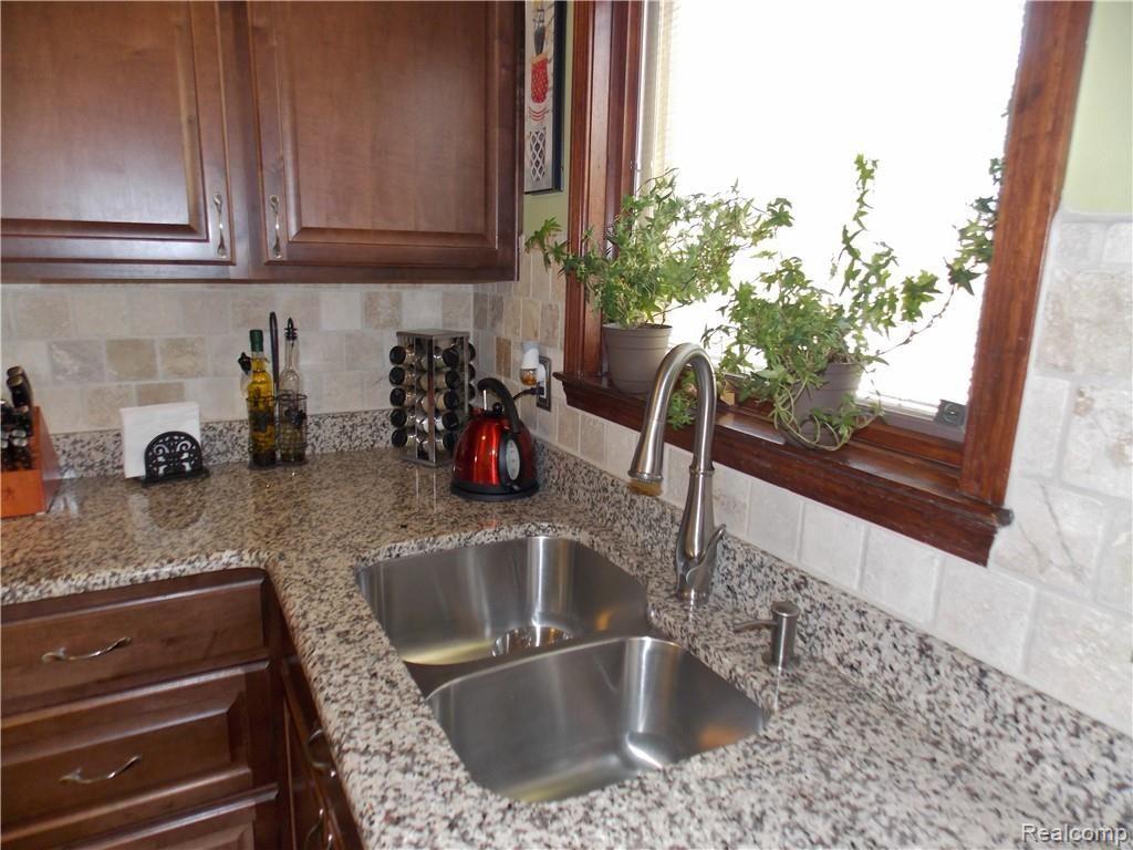 32456 Ridgefield Avenue Warren, MI 48088 - Photo 13 of 41 New Kitchen Stainless Sink