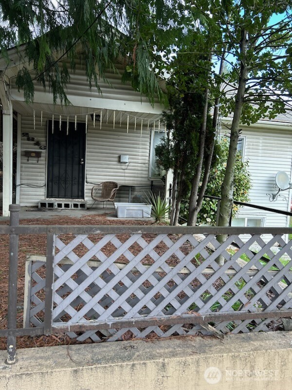 2816 Southwest Dakota Street Seattle, WA 98126 - Photo 1 of 6