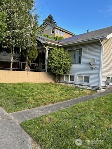 2816 Southwest Dakota Street Seattle, WA 98126 - Photo 6 of 6