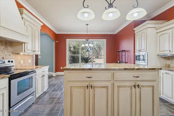 $389,999 | 10 Magnolia Crossing Road, Sumrall, MS 39482