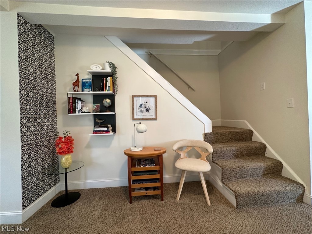 421 Williams Street Huron, OH 44839 - Photo 5 of 17 Sitting area and stairs