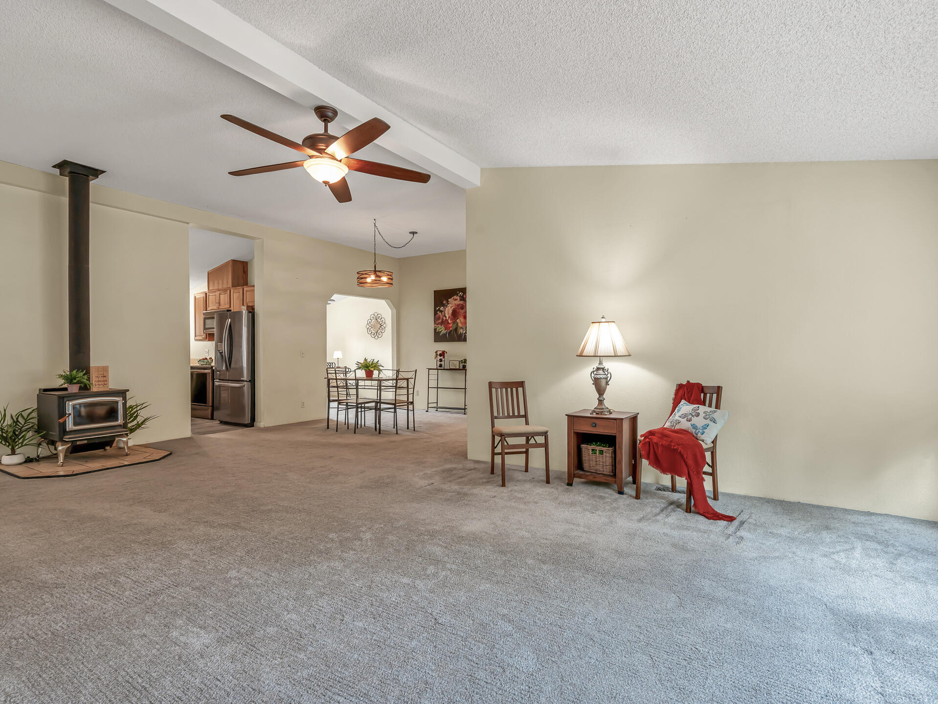 19394 Union School Road Redding, CA 96003 - Photo 11 of 40 Living Room