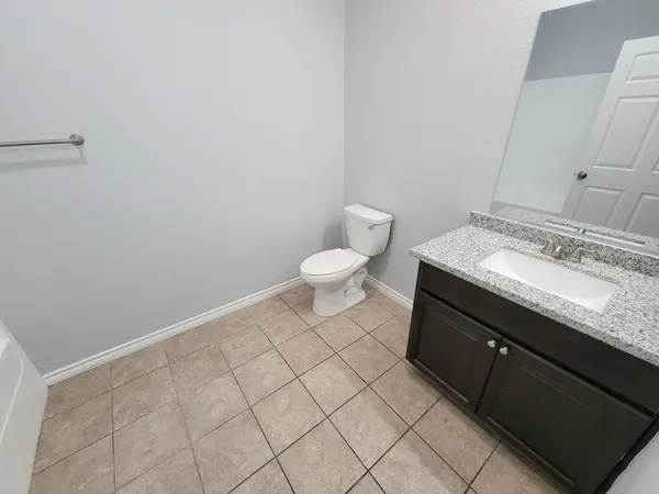 $1,600 | 3201 J P Davis Avenue, Bay City, TX 77414