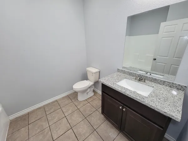 $1,600 | 3201 J P Davis Avenue, Bay City, TX 77414