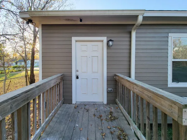 $1,600 | 3201 J P Davis Avenue, Bay City, TX 77414