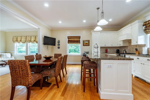 $7,500 | 7 Gibson Avenue, Narragansett, RI 02882