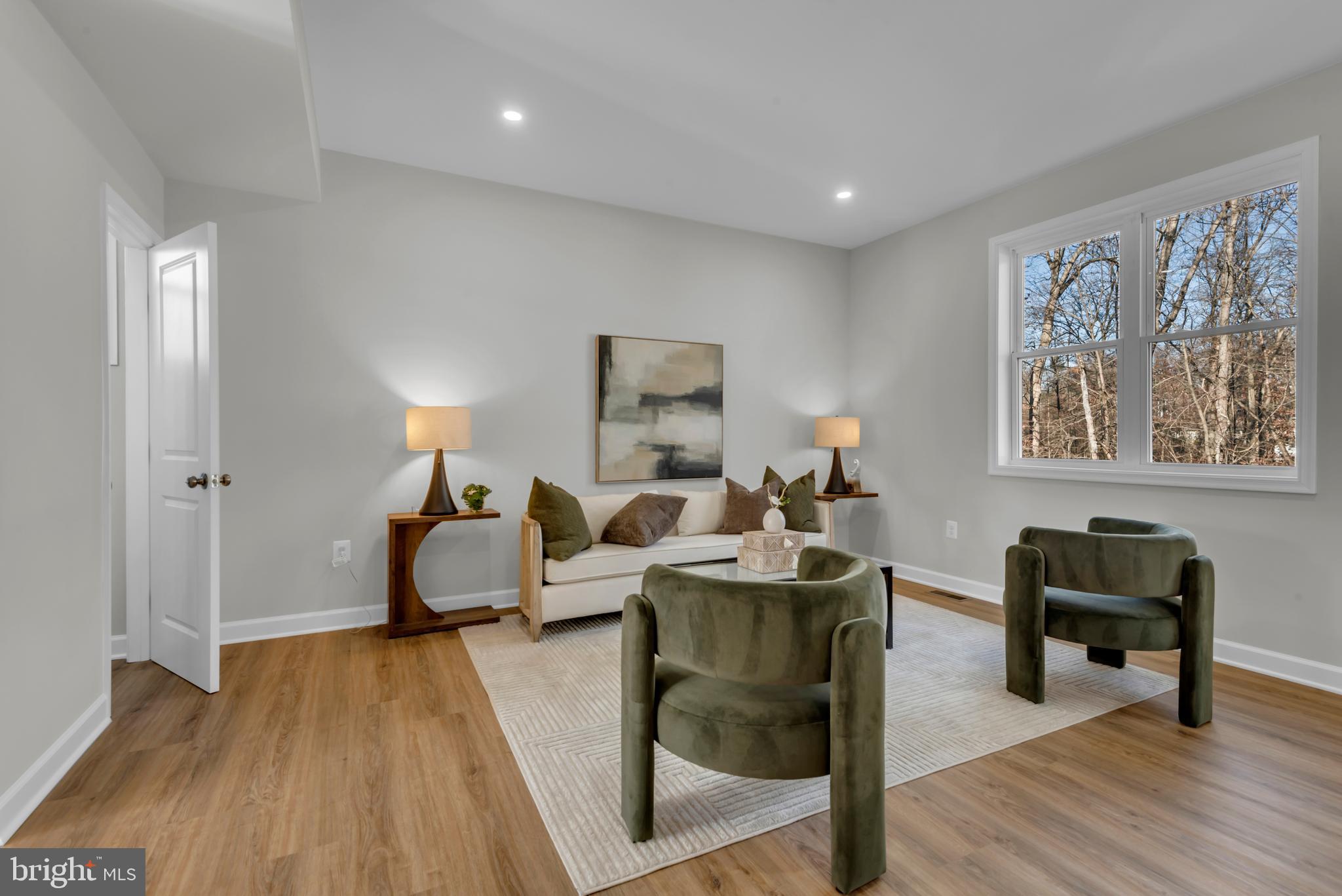 9912 Ridge Street Glenn Dale, MD 20769 - Photo 2 of 60 Livingroom