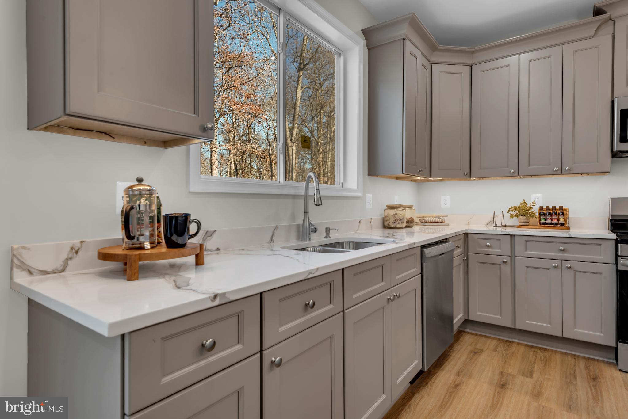 9912 Ridge Street Glenn Dale, MD 20769 - Photo 20 of 60 Undermount cabinet lighting