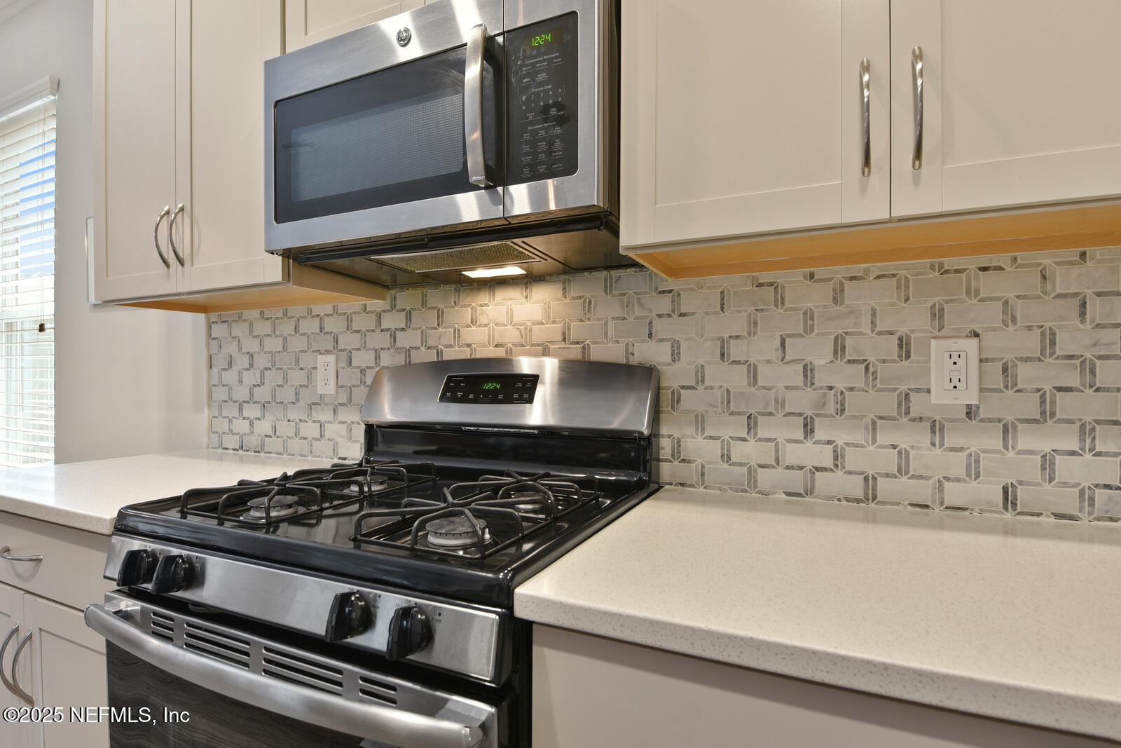 134 Jackrabbit Trail Ponte Vedra, FL 32081 - Photo 12 of 26 a stove top oven sitting inside of a kitchen