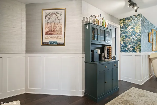 a view of entryway with livingroom and furniture