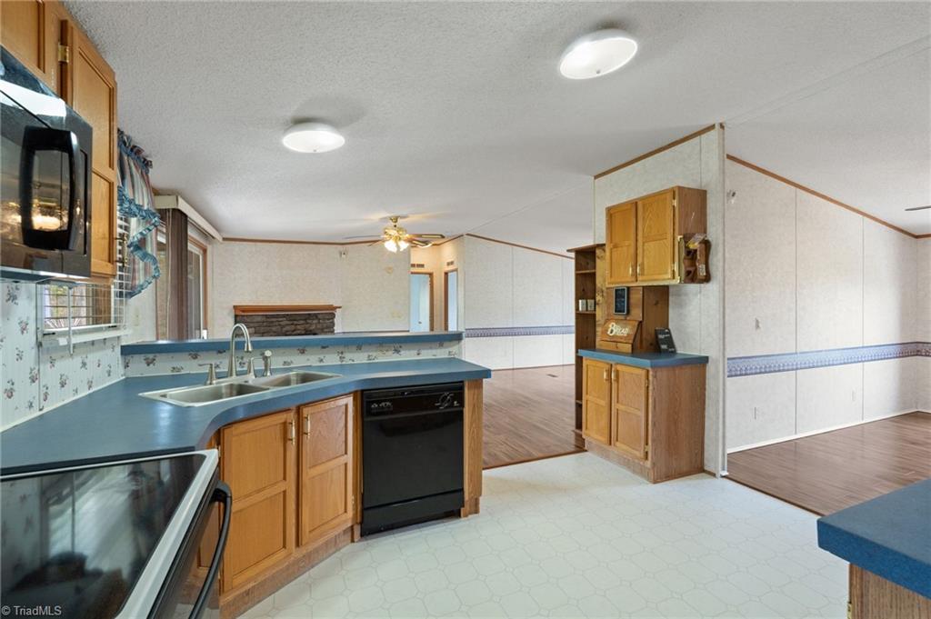 1747 Lynchburg Road Westfield, NC 27053 - Photo 14 of 49