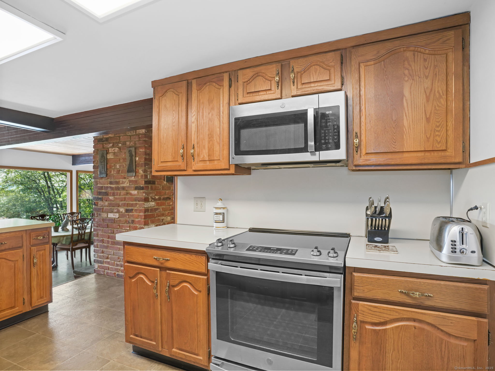 89 Wood Creek Road New Fairfield, CT 06812 - Photo 13 of 39